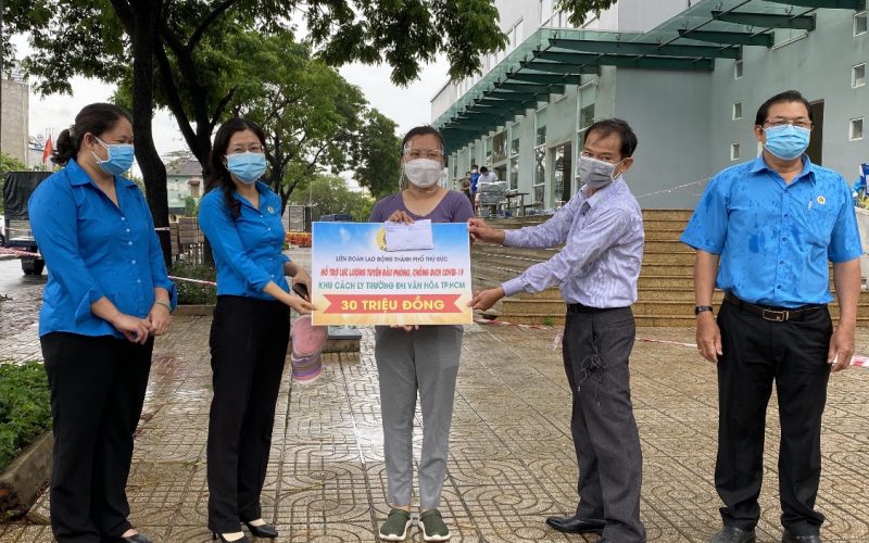 Hỗ trợ lực lượng tuyến đầu phòng, chống dịch bệnh Covid-19